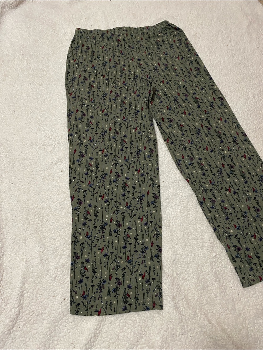 Life is good Womens size medium pajama lounge pants cardinals and flowers NWOT - Picture 12 of 16